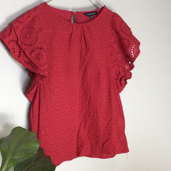 Strut & Bolt > Red Crochet Top Small - Picture 2 of 9